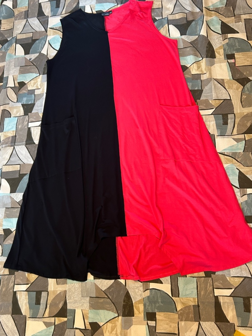 Sleeveless Colorblock Asymmetrical Midi Dress in Black & Hot Pink - Picture 2 of 7